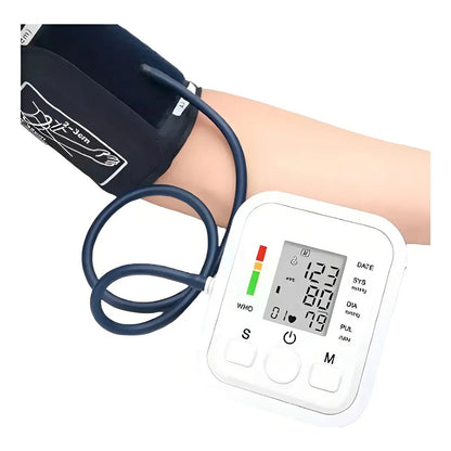 Tensiómetro Digital De Brazo Pulsovital Rgv-001 Para 2 Usuarios Y 99 Memorias Blanco