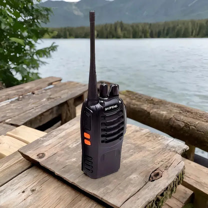 Walkie-talkie Baofeng Bf-888s Recargable Con Linterna Para Seguridad Y Eventos Negro 400-470 Mhz