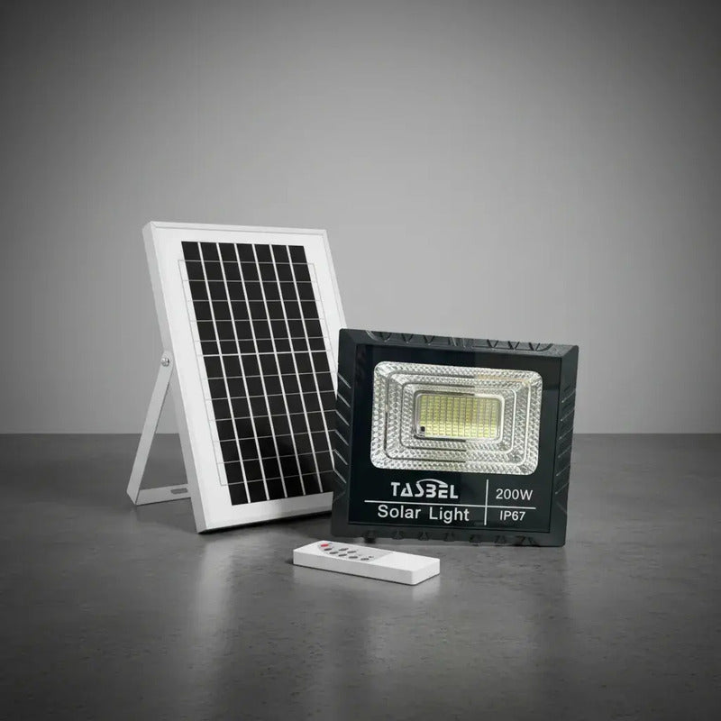 Reflector Solar Led 200w Tasbel Para Exterior Con Control Remoto Negro Blanco Frío